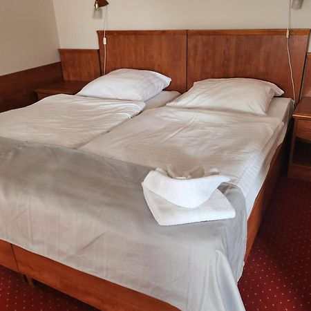 Hotel Dowhan Nowe Bagian luar foto