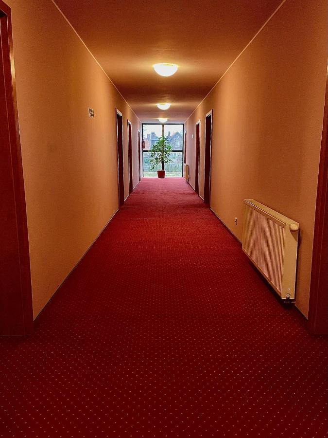 Hotel Dowhan Nowe Bagian luar foto