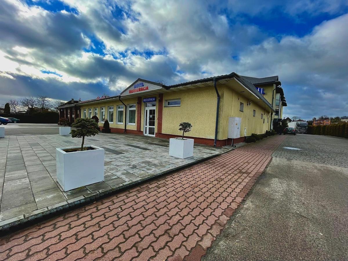 Hotel Dowhan Nowe Bagian luar foto