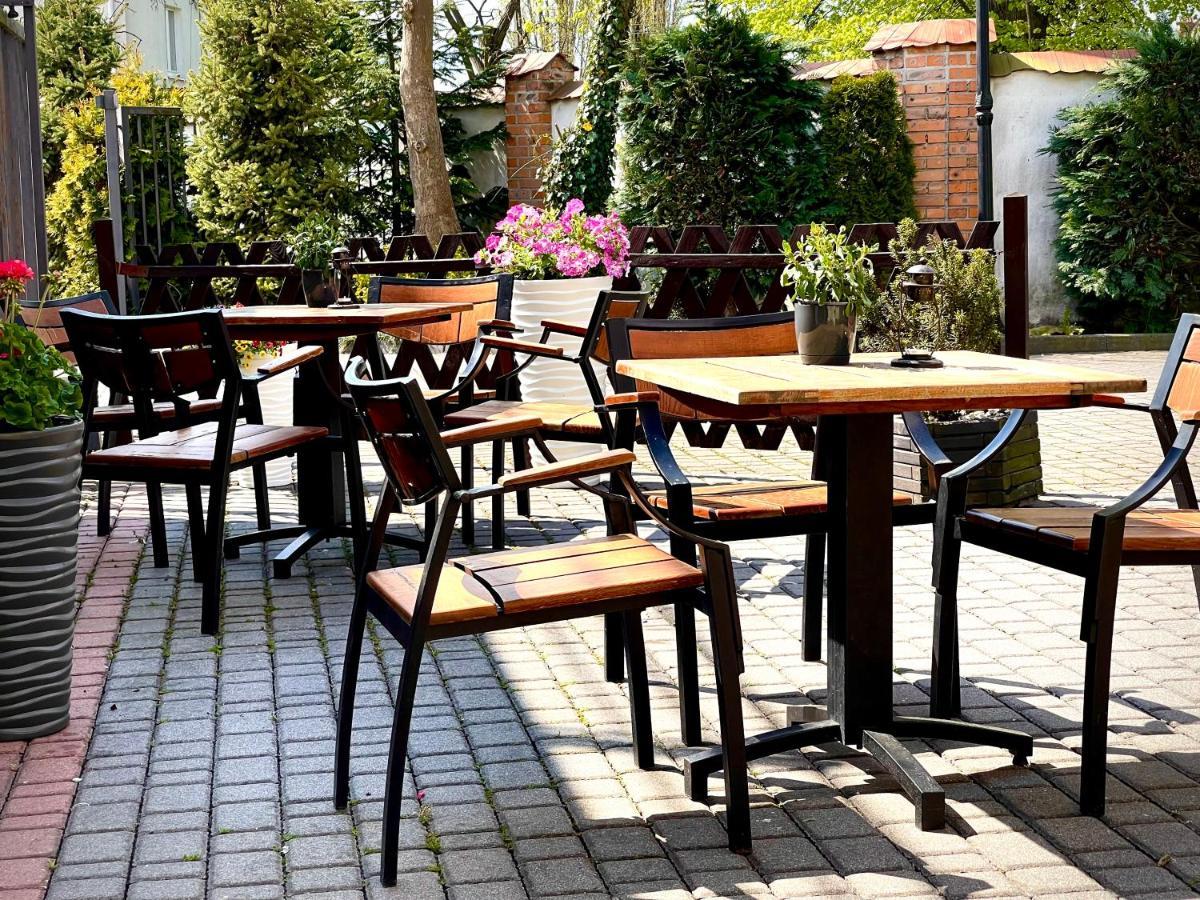 Hotel Dowhan Nowe Bagian luar foto