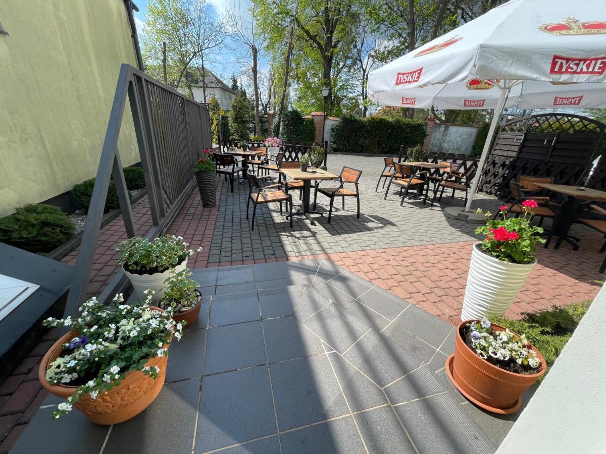 Hotel Dowhan Nowe Bagian luar foto
