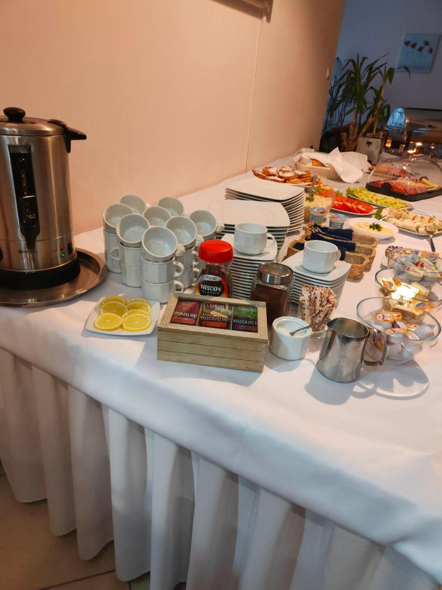 Hotel Dowhan Nowe Bagian luar foto