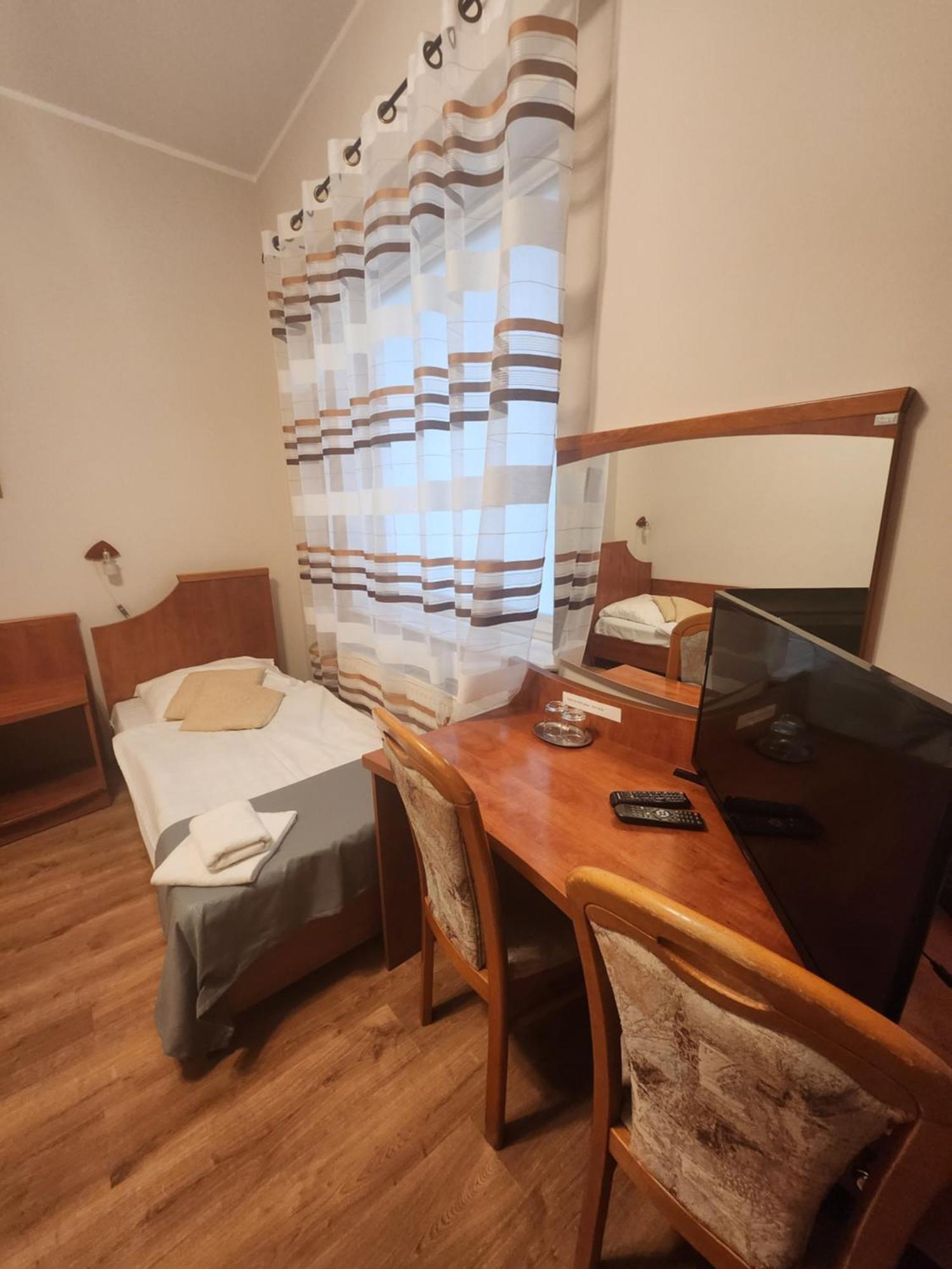 Hotel Dowhan Nowe Bagian luar foto