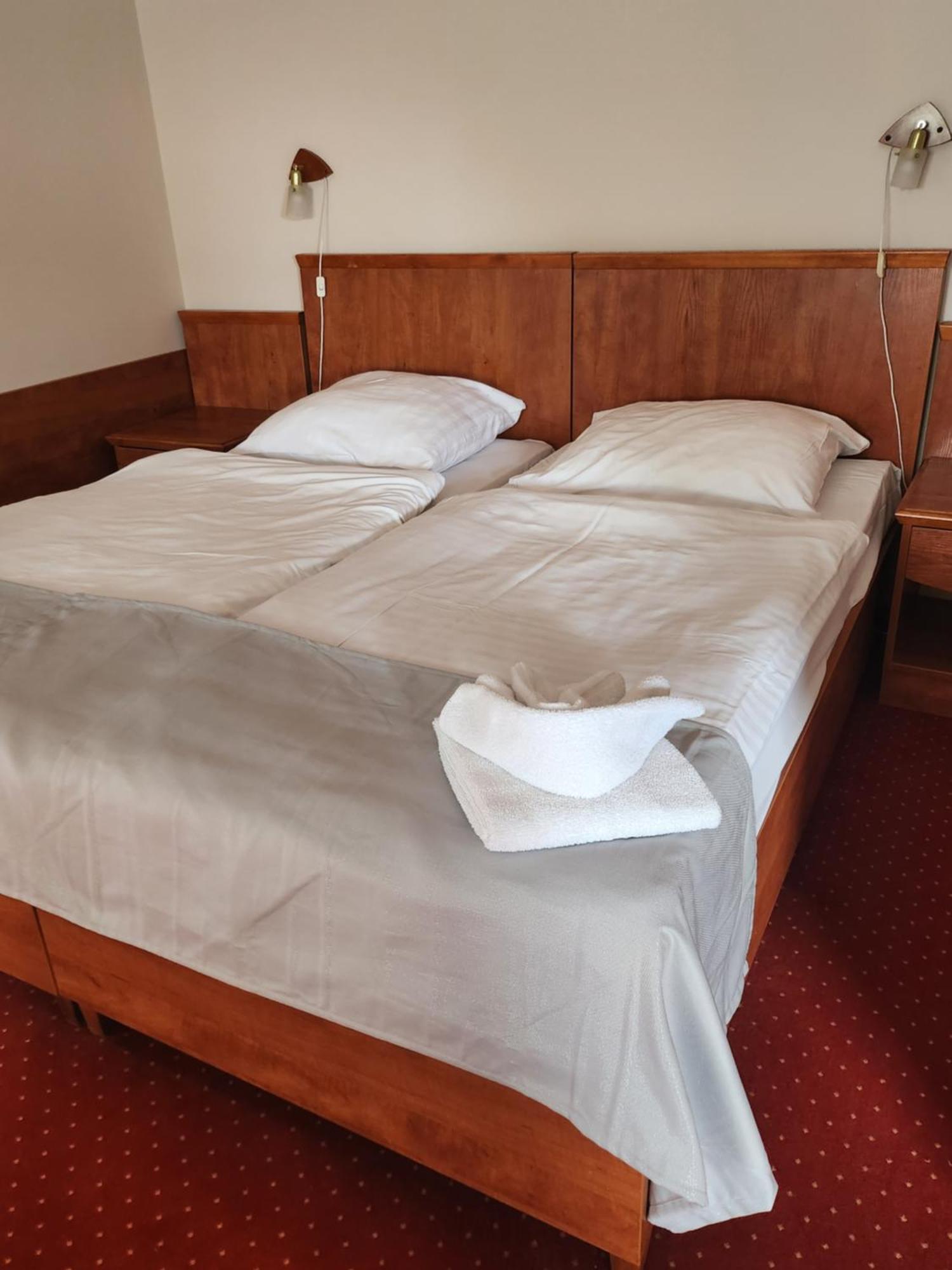 Hotel Dowhan Nowe Bagian luar foto